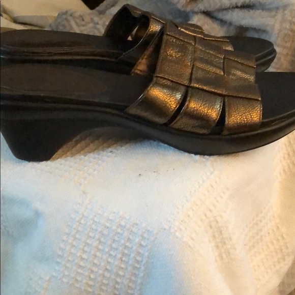 Copper Nine West Sandals Sz 7 - Picture 3 of 4